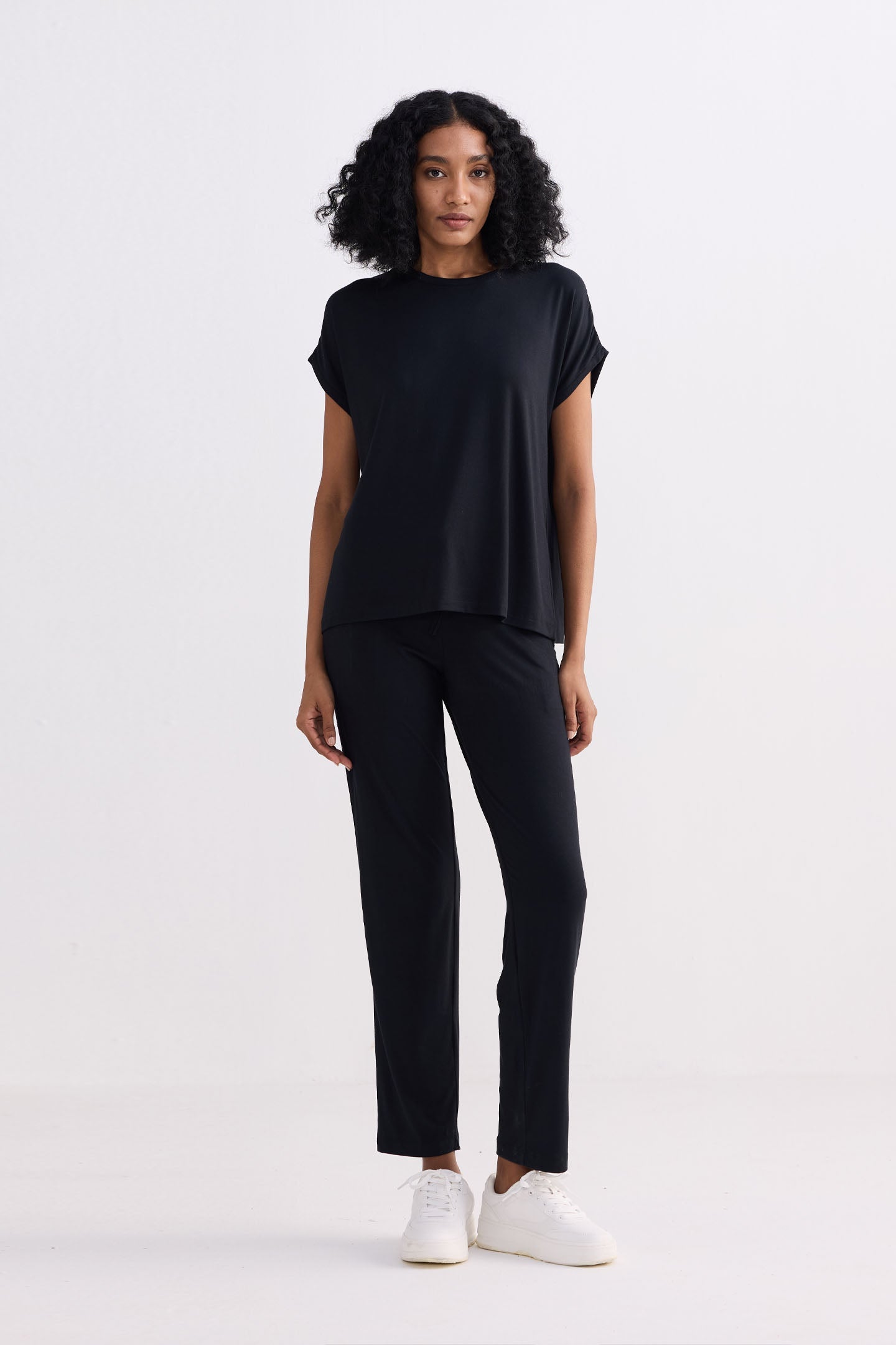 Relaxed Tee in Black